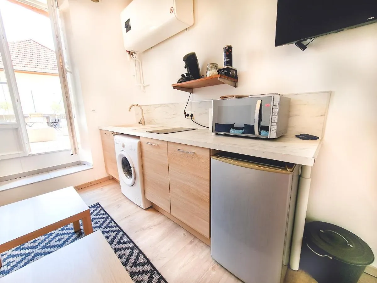 La Terrasse - Appartement Cosy Et Parking A Grenoble 0*,  France